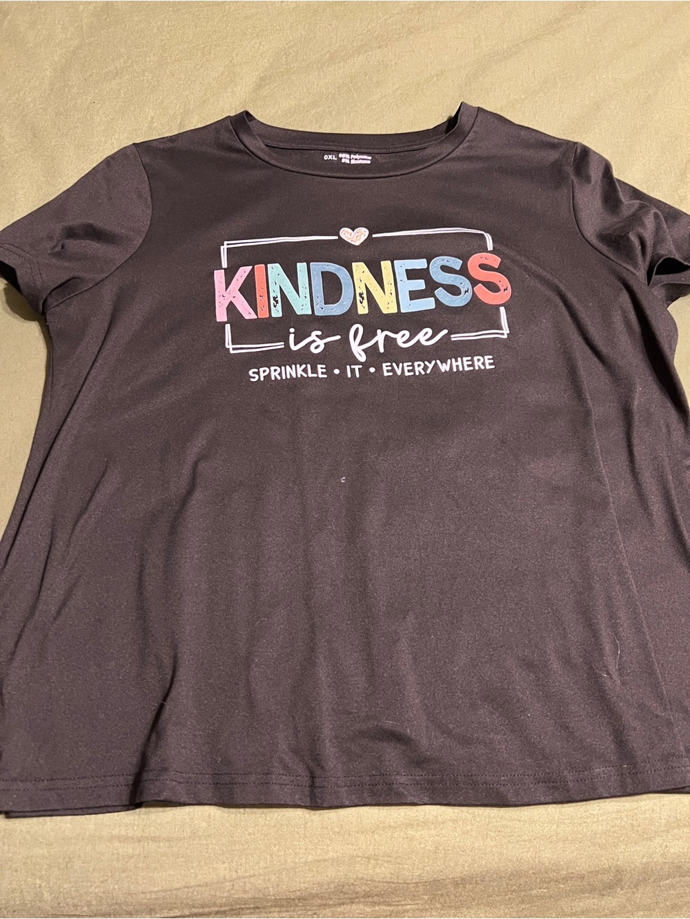 Women’s 'Kindness Is Free' Graphic Tee - Black